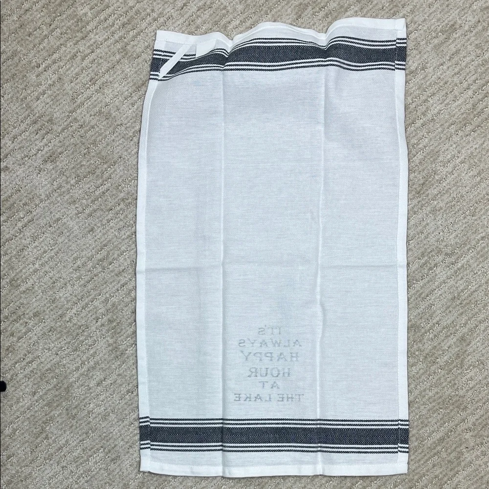 Set of 4 Happy Hour at the Lake Kitchen Towels NWT White Black 16x26